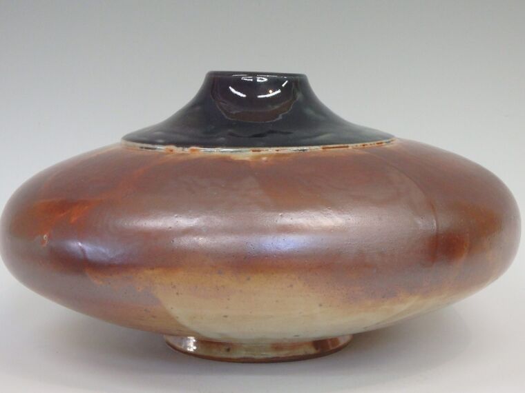 #351 low shino and blue jar