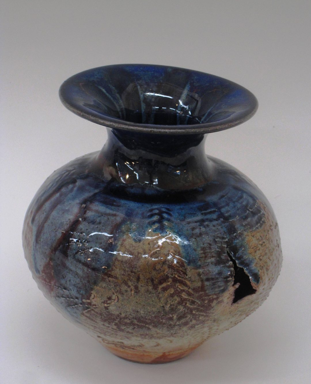 item 244  7.5" x 6.5"  Split Vase